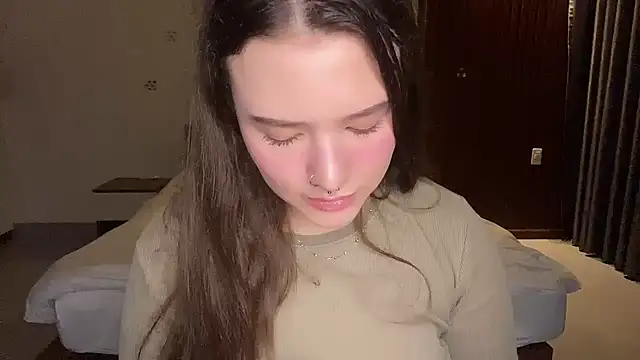 KristieKitty online show from April 2026 04:48:01 PM