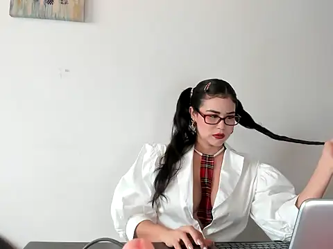 miakary online show from March 2026 03:40:02 PM