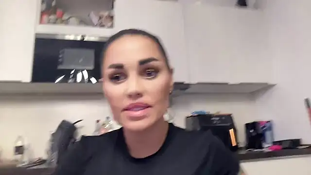 AMBER HARD online show from March 2026 11:00:02 PM