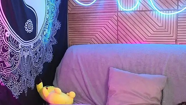 Snapshot of chill_paws chatting on July 2026 10:42:01 PM chill paws online show from July 2026 10:42:01 PM
