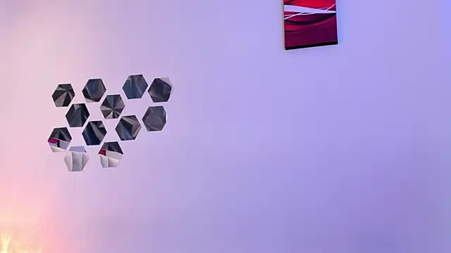 Katijis online show from April 2026 07:04:01 PM