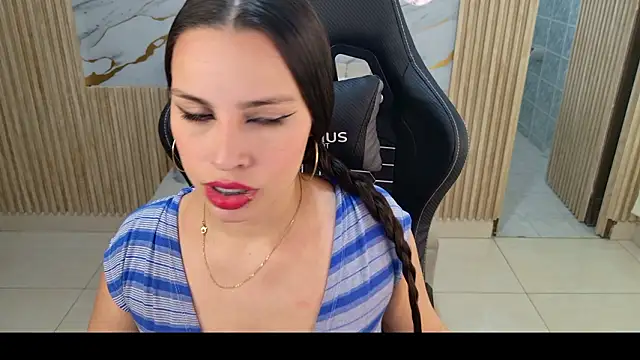 Akari 21 online show from March 2026 12:34:01 PM