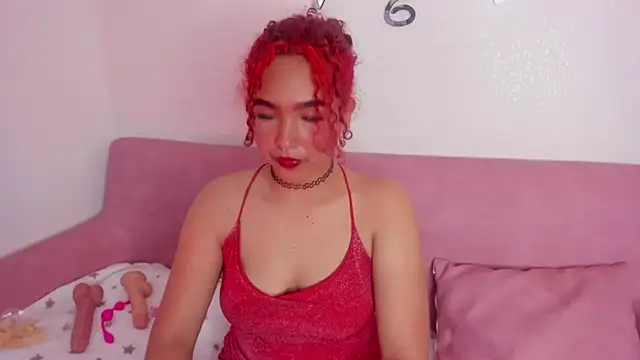 Snapshot of CoralineRed chatting on June 2026 07:26:02 PM CoralineRed online show from June 2026 07:26:02 PM