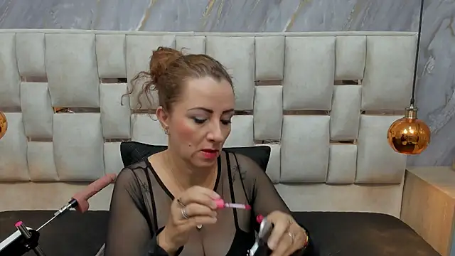 Snapshot of Milf_Drip chatting on May 2026 12:24:01 PM Milf Drip online show from May 2026 12:24:01 PM