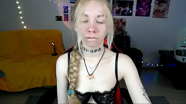 Nica Kawaii online show from July 2026 01:18:02 PM