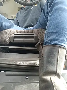 youp8444 online show from April 2026 12:42:01 PM