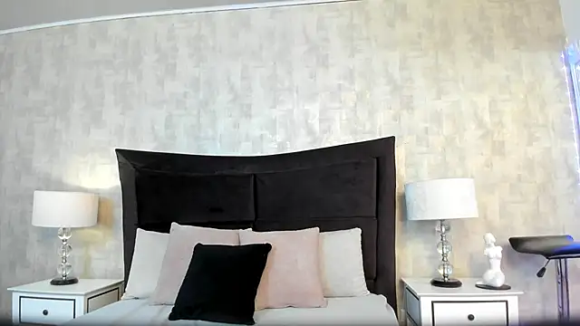 Snapshot of CynthiaMore chatting on April 2026 01:03:02 PM CynthiaMore online show from April 2026 01:03:02 PM