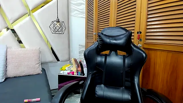 Candy Stormi online show from April 2026 11:38:01 AM