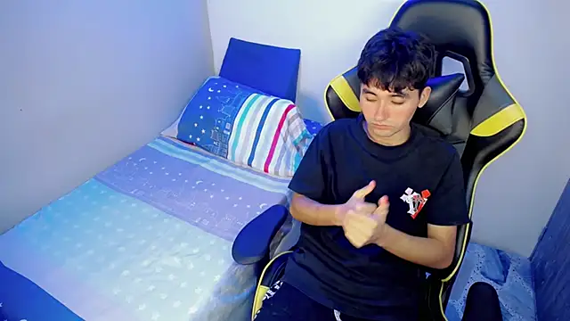 Luigii  online show from March 2026 03:25:02 AM