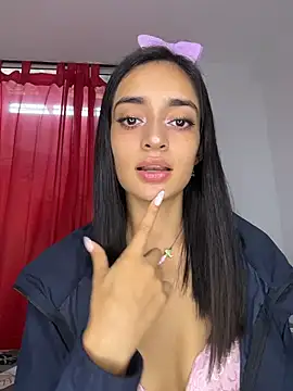 Snapshot of leilani_X chatting on April 2026 03:05:01 PM leilani X online show from April 2026 03:05:01 PM