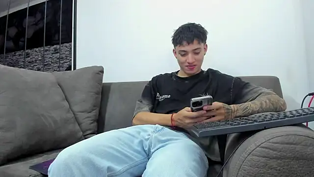 Jaames Boy online show from March 2026 07:41:01 PM