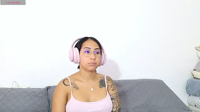 Snapshot of vanessaadol chatting on July 2026 10:50:01 AM vanessaadol online show from July 2026 10:50:01 AM