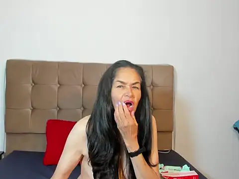 Liz Grettel online show from July 2026 06:47:01 PM