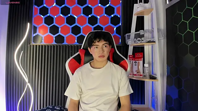 Cristopher Wild online show from April 2026 08:29:02 PM