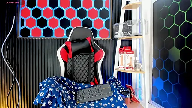 Cristopher Wild online show from April 2026 08:15:01 PM