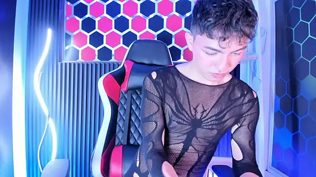 Cristopher Wild online show from May 2026 04:18:01 AM