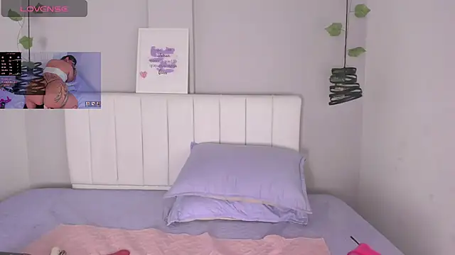 scarletth jhonsom1 online show from April 2026 05:29:02 AM