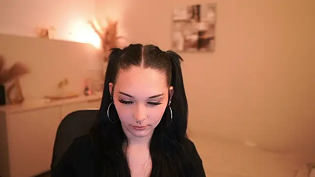 Ellediane18 online show from March 2026 02:12:02 PM