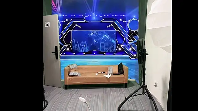 qiqi88-1 online show from March 2026 11:07:02 AM