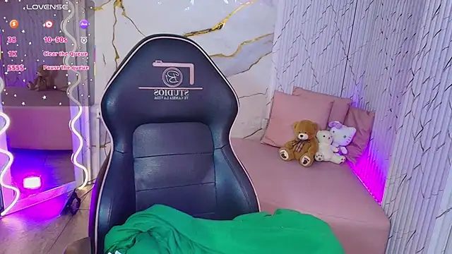 Maile Tay online show from March 2026 03:12:01 AM