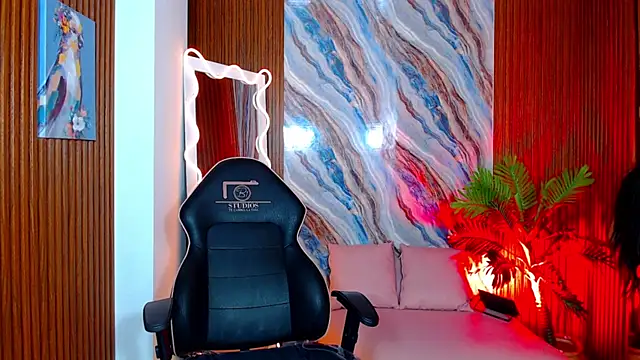 Maile Tay online show from April 2026 03:22:01 AM