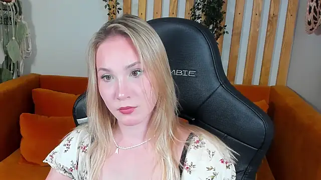 Snapshot of ElaraVoltage chatting on July 2026 05:01:01 AM ElaraVoltage online show from July 2026 05:01:01 AM