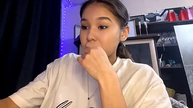 CatherineForbes online show from April 2026 12:21:01 PM