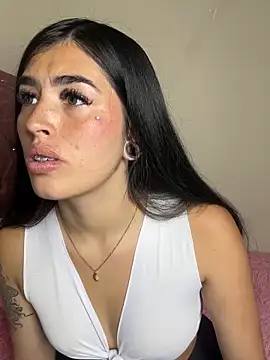 Charlothe1 online show from April 2026 10:43:01 PM