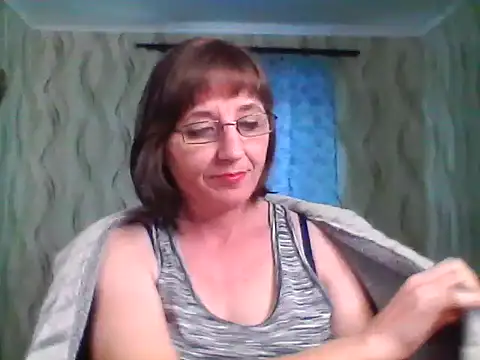 Alisaprice077 online show from April 2026 09:01:01 AM