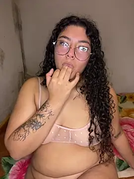 Snapshot of Chullsita chatting on May 2026 03:46:02 AM Chullsita online show from May 2026 03:46:02 AM