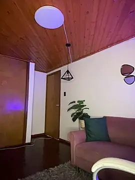 chanell pinkk online show from April 2026 01:31:02 PM