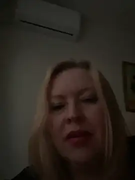 JanieLight53 online show from May 2026 11:12:03 PM
