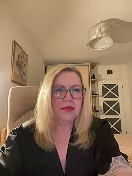 JanieLight53 online show from May 2026 11:23:02 PM