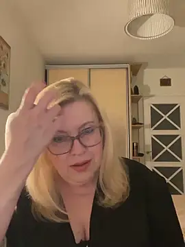 JanieLight53 online show from May 2026 07:20:01 PM