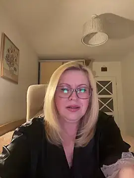 JanieLight53 online show from May 2026 07:20:01 PM