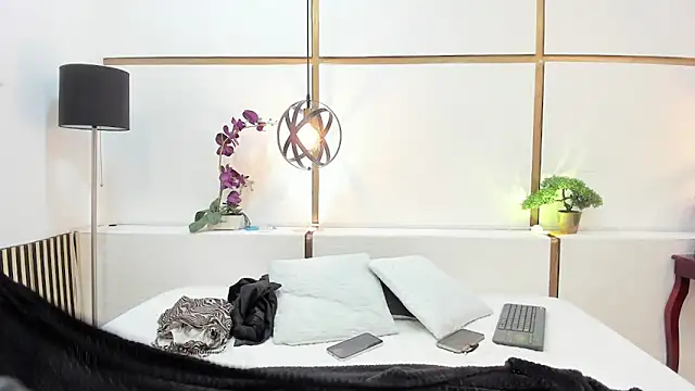 BrendaCantorel online show from March 2026 12:00:02 PM