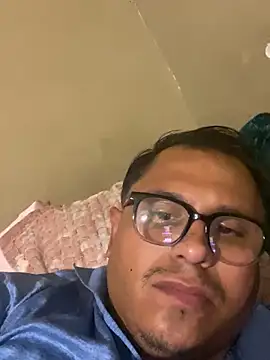 Snapshot of cornewee20 chatting on March 2026 05:10:02 PM cornewee20 online show from March 2026 05:10:02 PM