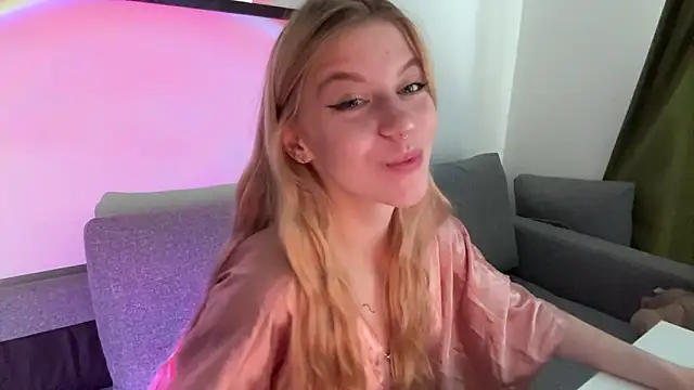 Fanny Fresh online show from May 2026 08:08:02 AM