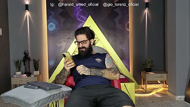Snapshot of Haraldsmed chatting on June 2026 01:17:02 PM Haraldsmed online show from June 2026 01:17:02 PM