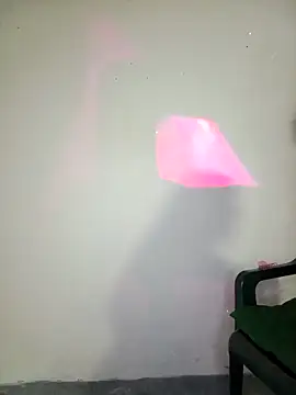 Carolinna online show from April 2026 01:41:01 PM