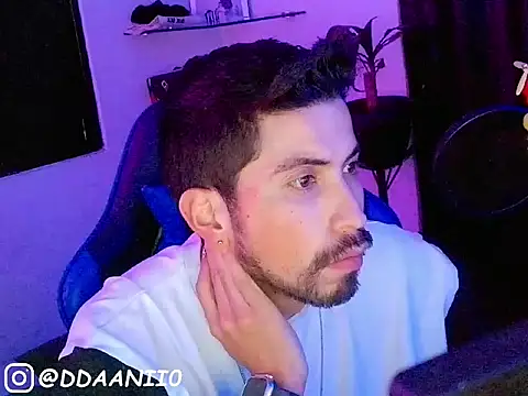 ddaanii0 online show from March 2026 11:38:02 AM