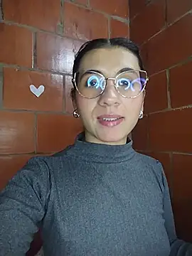 Snapshot of Amanda_x1 chatting on June 2026 07:44:02 PM Amanda x1 online show from June 2026 07:44:02 PM