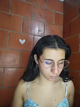 Snapshot of Amanda_x1 chatting on July 2026 09:30:01 PM Amanda x1 online show from July 2026 09:30:01 PM