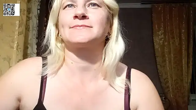 DiamondLady555 online show from June 2026 07:12:02 PM