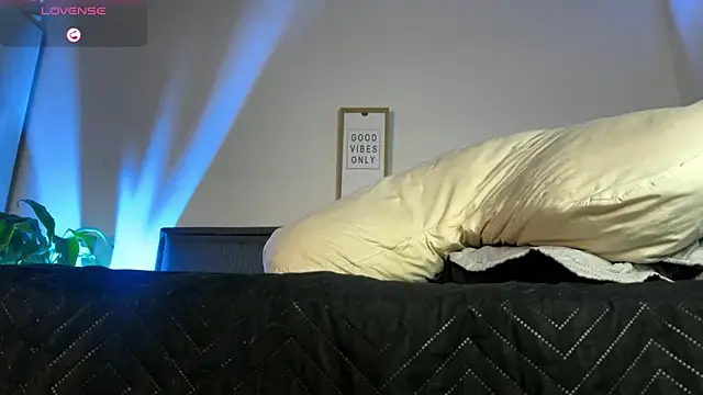 Mateobaer  online show from March 2026 12:19:01 PM