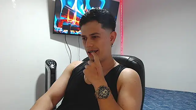 Snapshot of JUAN_CAMILOXXX chatting on May 2026 04:32:02 AM JUAN CAMILOXXX online show from May 2026 04:32:02 AM
