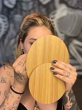 CarolQueen1  online show from April 2026 01:16:01 PM