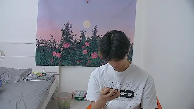 icecream-002 online show from April 2026 05:30:01 PM