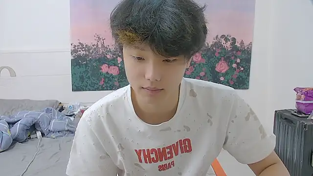 icecream-002 online show from June 2026 12:42:02 PM