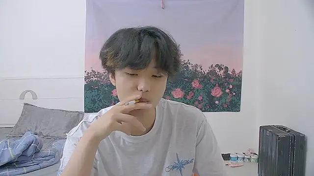 icecream-002 online show from June 2026 12:19:02 PM